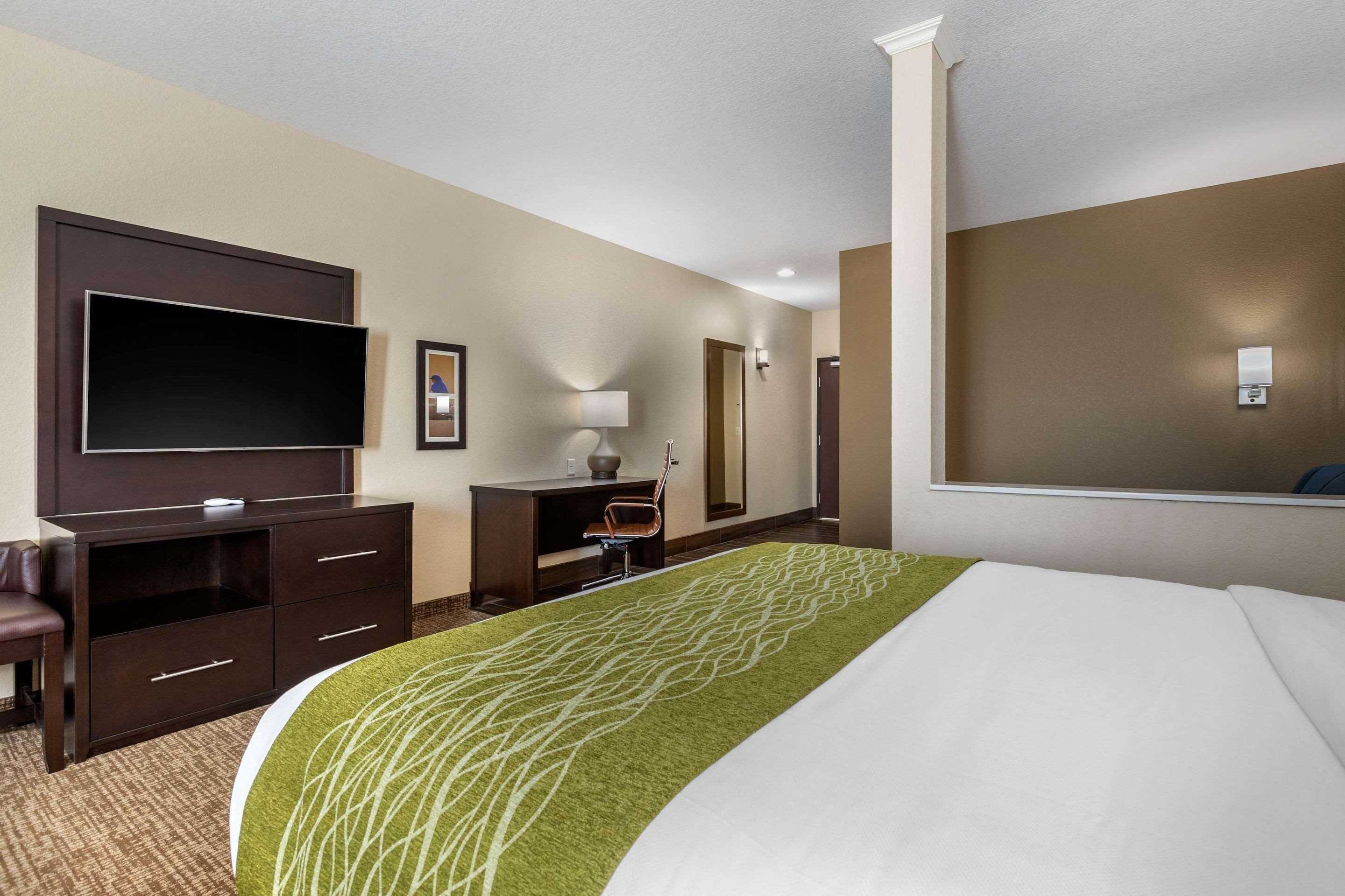 Comfort Inn & Suites Cedar Rapids Cid Eastern Iowa Airport Екстер'єр фото