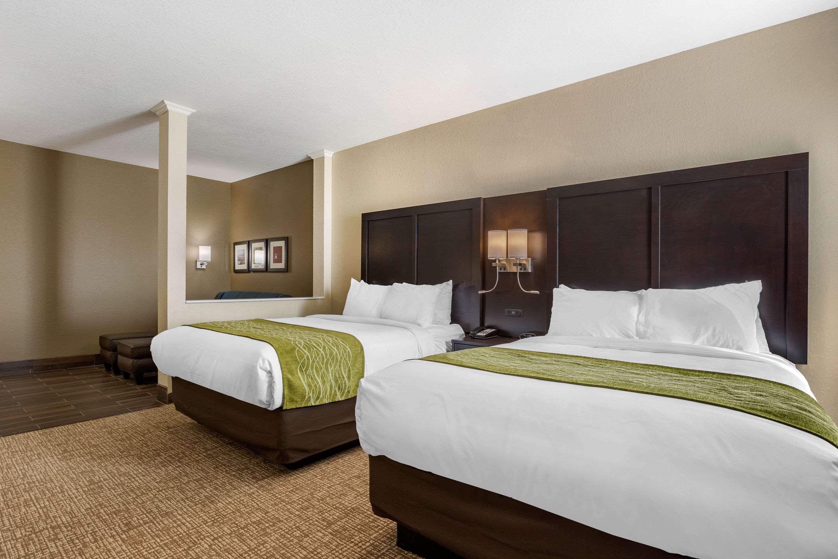 Comfort Inn & Suites Cedar Rapids Cid Eastern Iowa Airport Екстер'єр фото