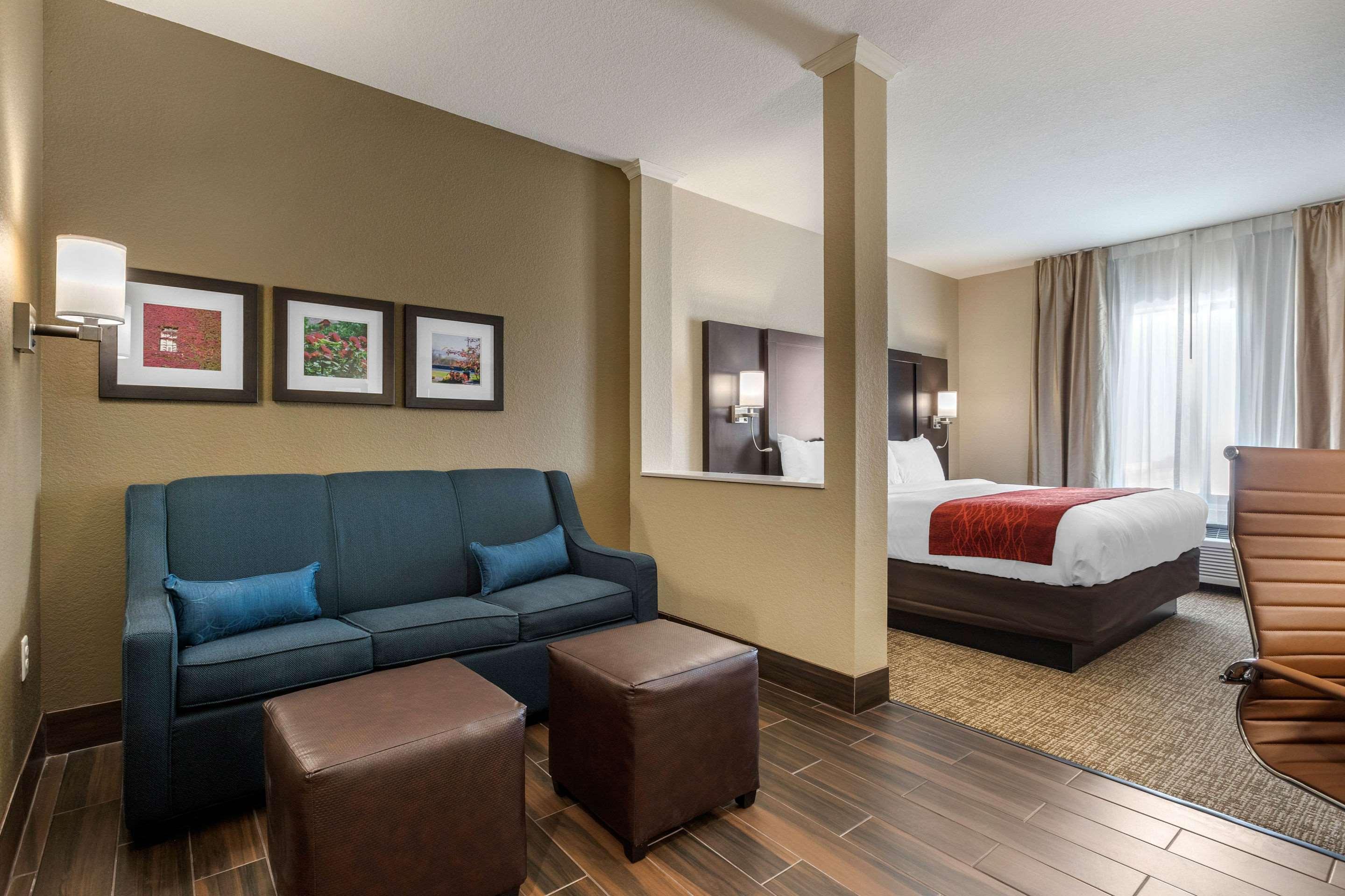 Comfort Inn & Suites Cedar Rapids Cid Eastern Iowa Airport Екстер'єр фото