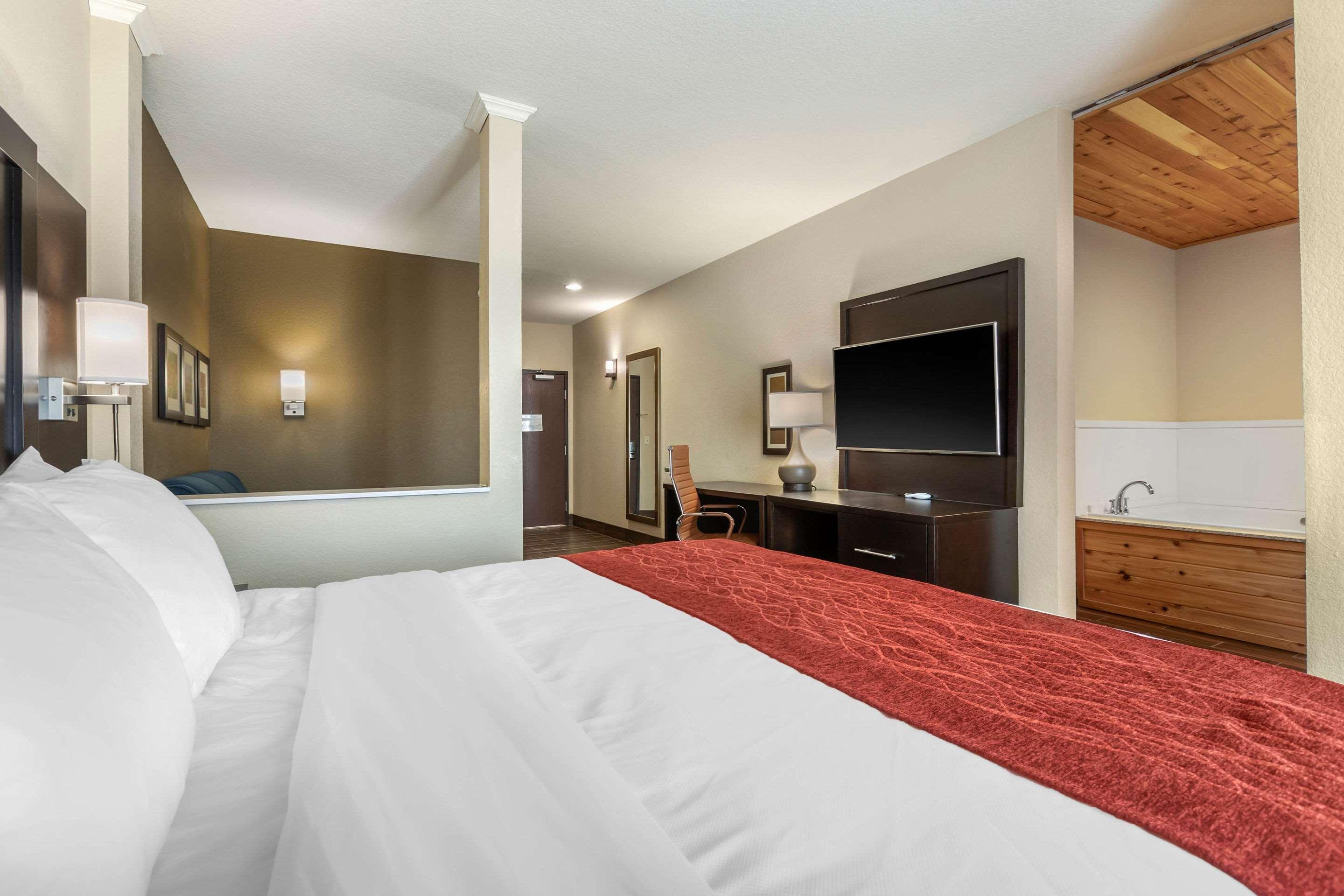 Comfort Inn & Suites Cedar Rapids Cid Eastern Iowa Airport Екстер'єр фото