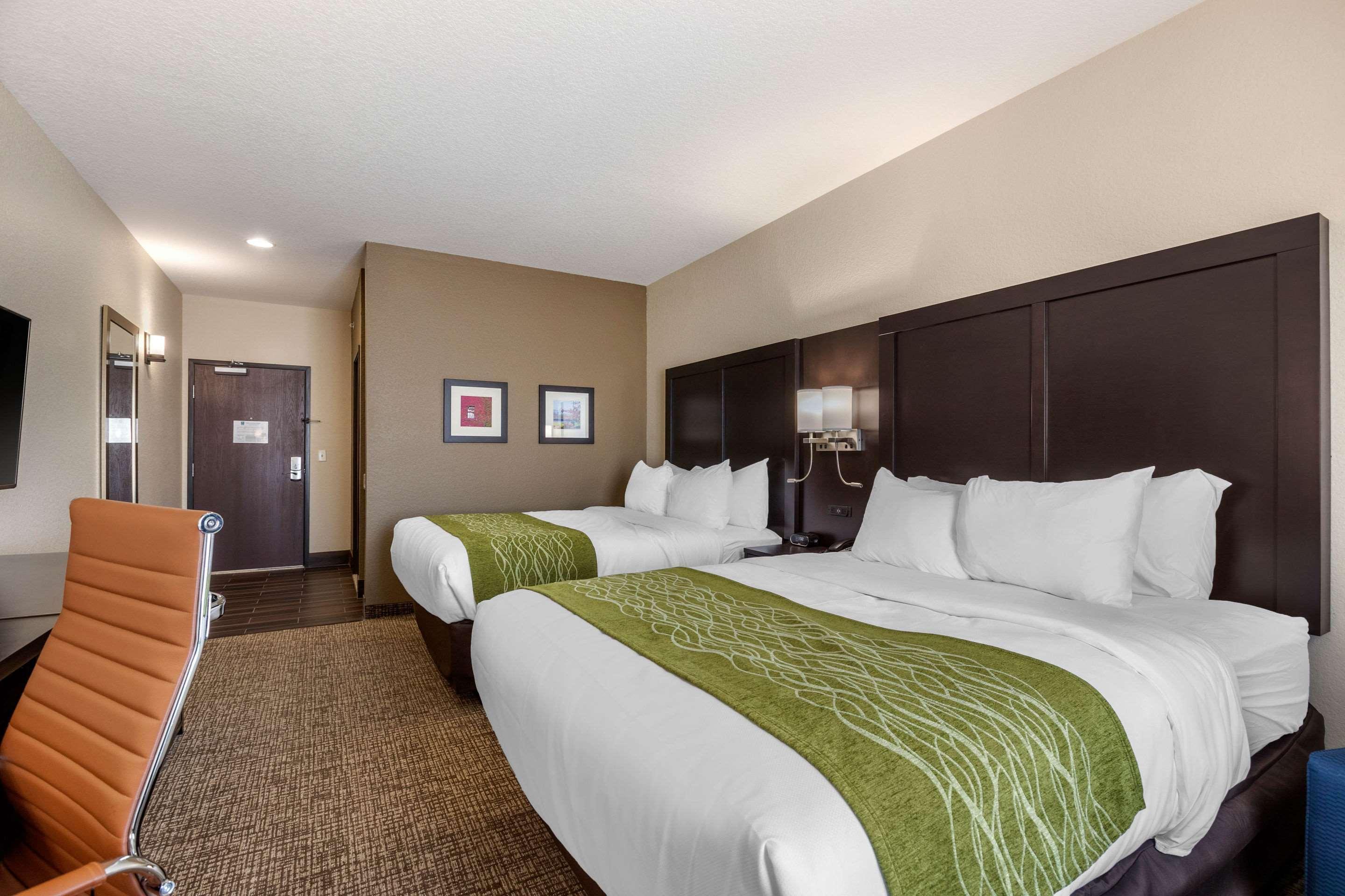 Comfort Inn & Suites Cedar Rapids Cid Eastern Iowa Airport Екстер'єр фото