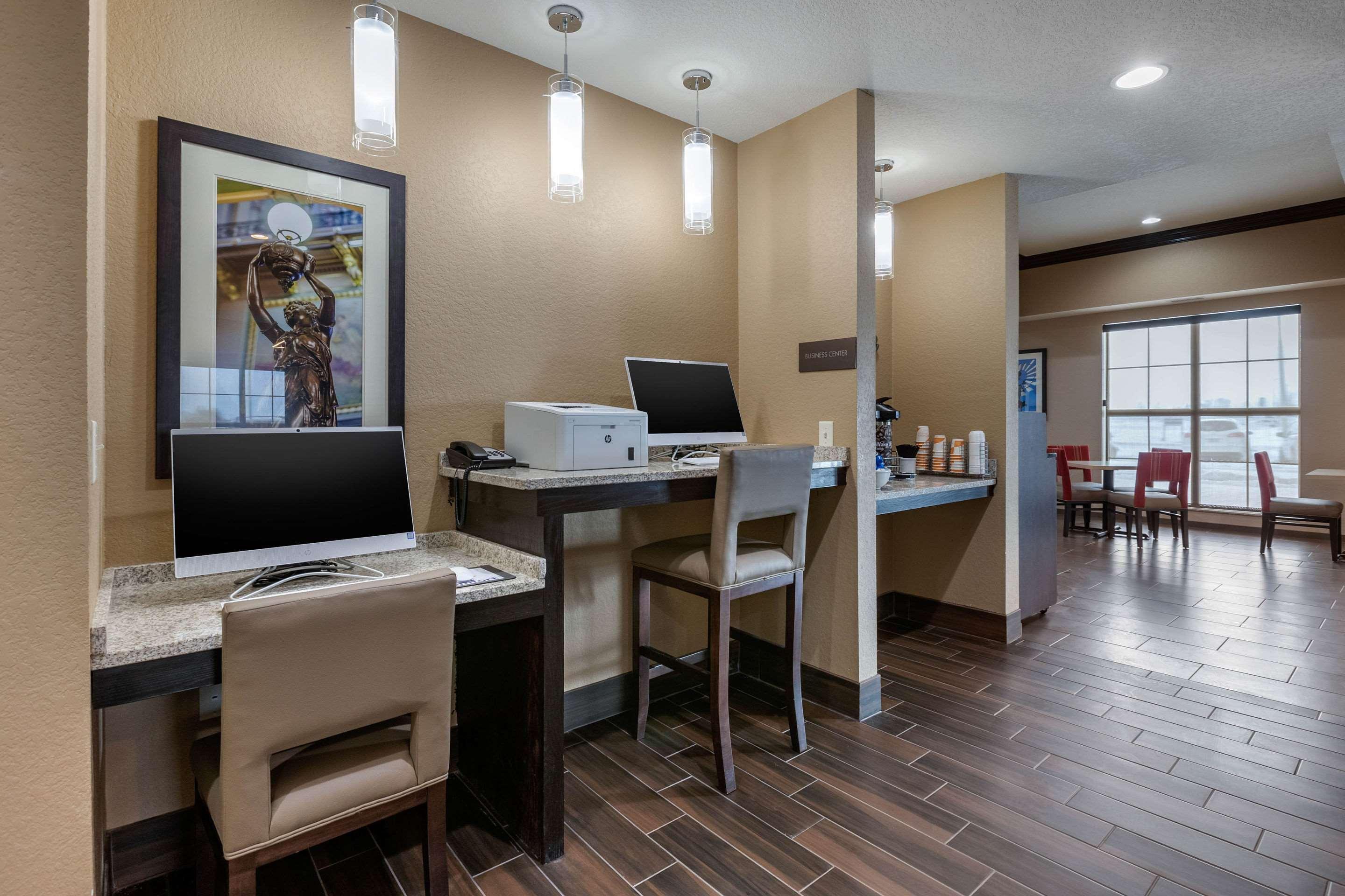 Comfort Inn & Suites Cedar Rapids Cid Eastern Iowa Airport Екстер'єр фото