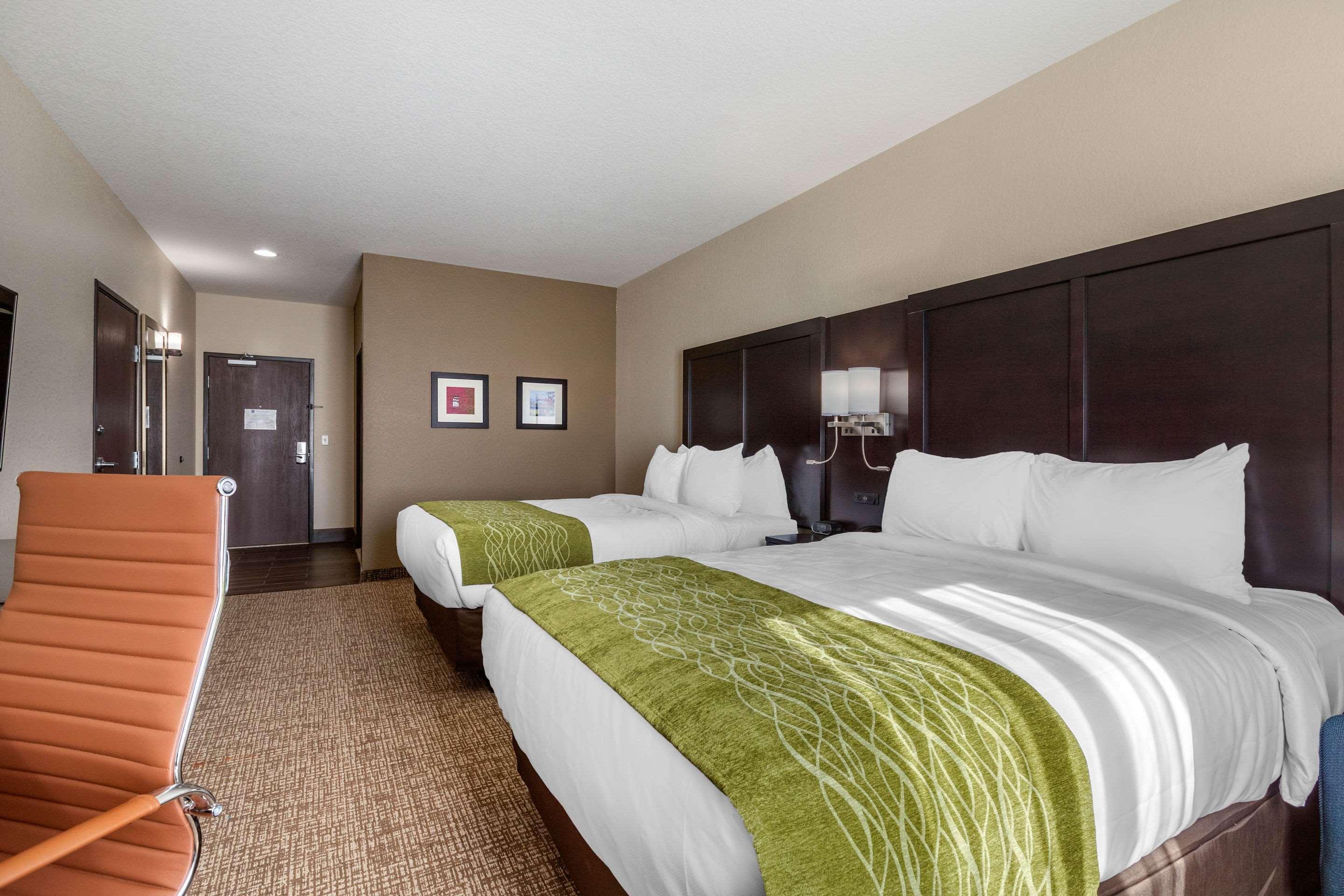 Comfort Inn & Suites Cedar Rapids Cid Eastern Iowa Airport Екстер'єр фото