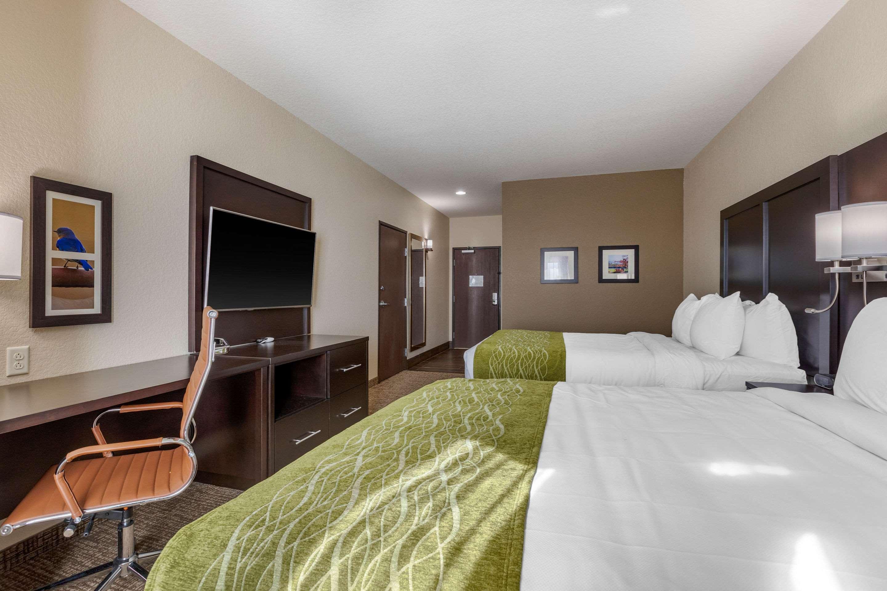 Comfort Inn & Suites Cedar Rapids Cid Eastern Iowa Airport Екстер'єр фото