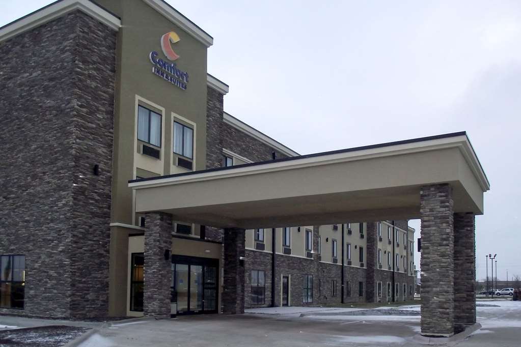 Comfort Inn & Suites Cedar Rapids Cid Eastern Iowa Airport Екстер'єр фото